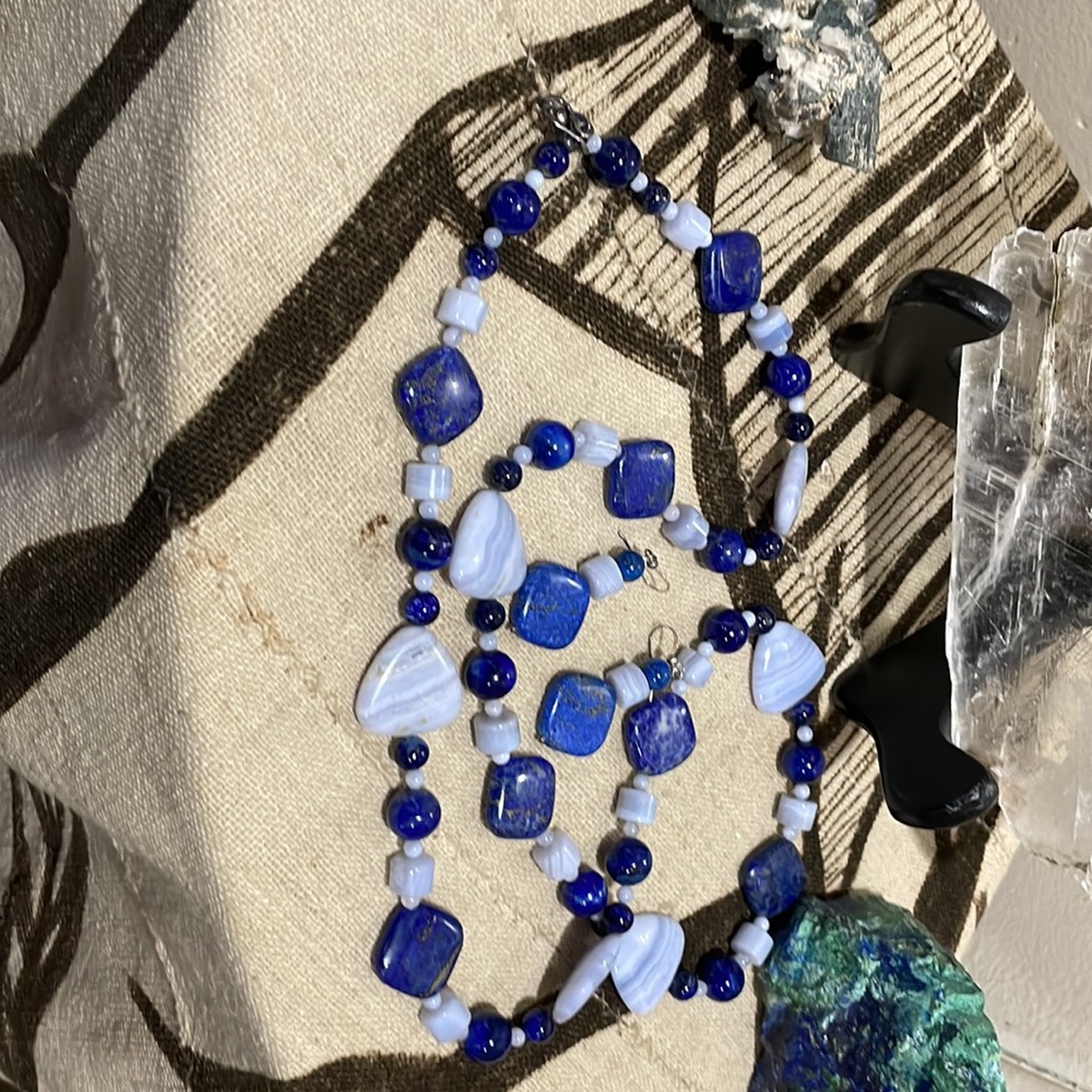 Blue Lace Agate and Lapis Lazuli with matching earrings. - Picture 7 of 7